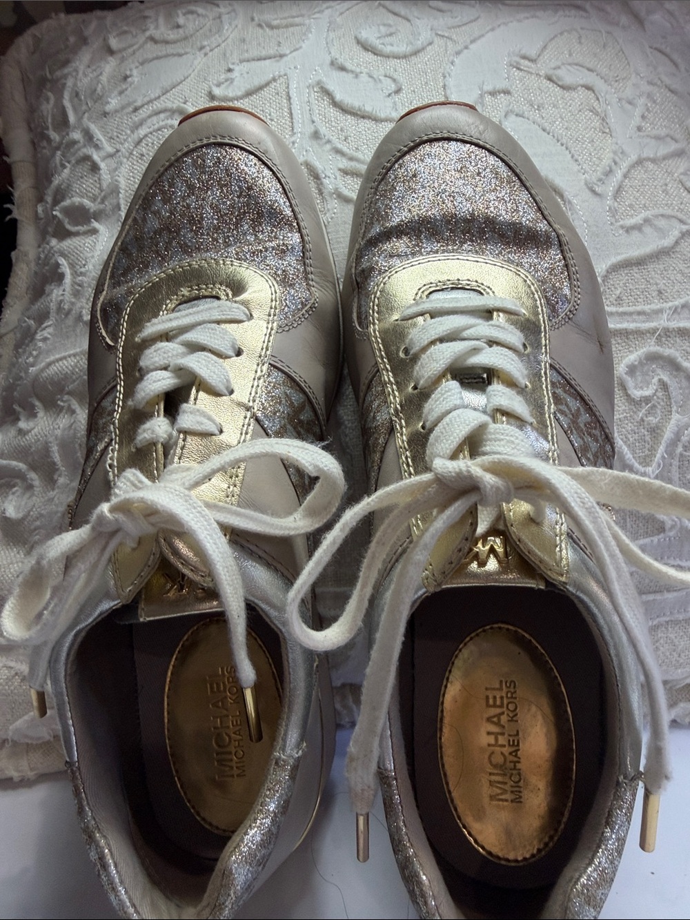 Michael Kors White and Gold Glitter Low-Top Sneakers